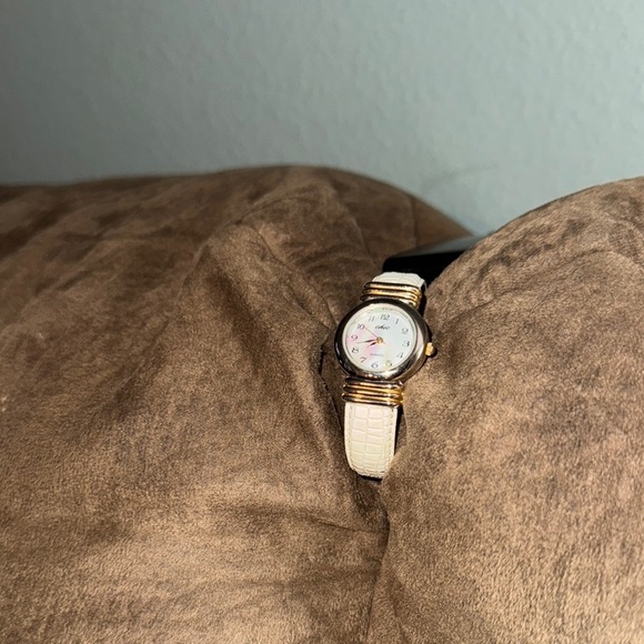 CHIC QUARTZ Gold and Cream Tone Watch - Picture 1 of 5